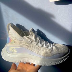 Curry Flow 8 All white: 7.5 W 6 M